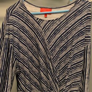 Women’s shirt sz XL (blue and off-white)